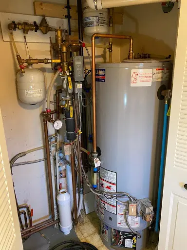The Difference Between Conventional and Tankless Water Heaters